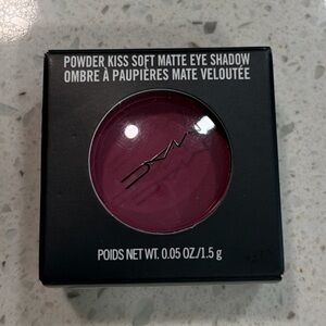 MAC Cosmetics Powder Kiss Soft Matte Eyeshadow - Lens Blur NIB